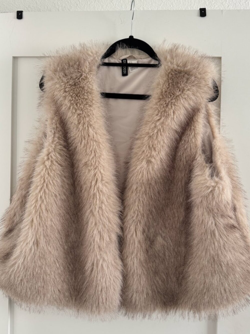 H&M Faux Fur Vest Beige XL Soft Cozy Luxury Look - Picture 1 of 5
